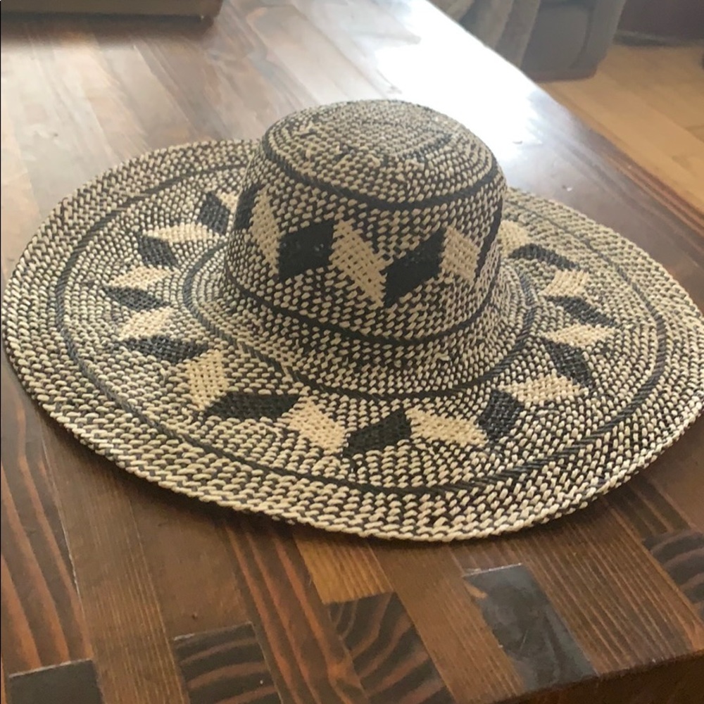 Aldo, Wide brim black and cream patterned hat, OS